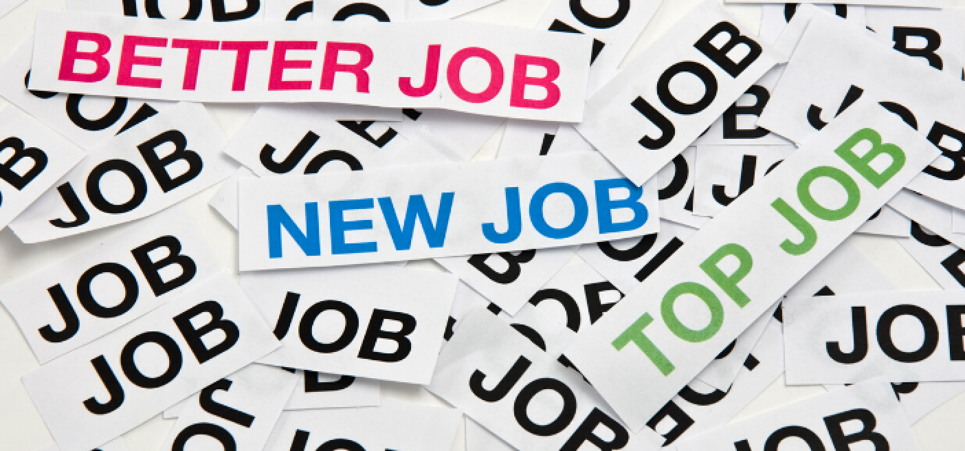 Arbeiten in Deutschland Arbeiten in Deutschland: Papierfetzen, auf denen New Job steht